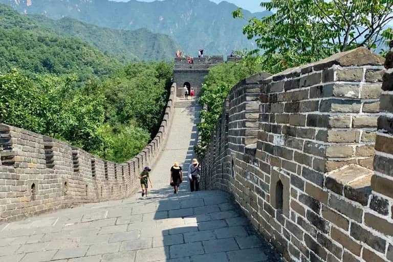 China und Vietnam, Pfingsten 2026